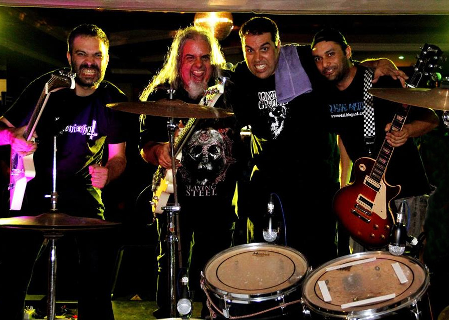 http://www.metal-archives.com/images/1/7/2/8/17284_photo.jpg