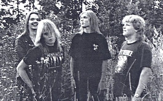 http://www.metal-archives.com/images/2/7/5/8/27587_photo.jpg