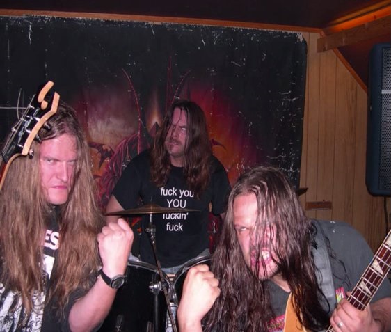 http://www.metal-archives.com/images/3/9/6/9/3969_photo.jpg?0709