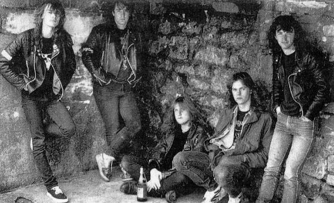 http://www.metal-archives.com/images/4/0/2/3/4023_photo.jpg