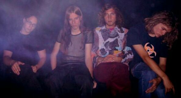 http://www.metal-archives.com/images/4/3/1/1/4311_photo.jpg