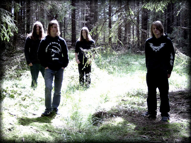 Inner Aggression members (Click to see larger picture)