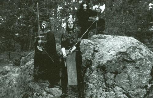 http://www.metal-archives.com/images/6/4/3/9/6439_photo.jpg