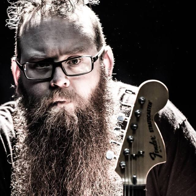 Forum Image: http://www.metal-archives.com/images/8/3/4/0/8340_artist.jpg?5243