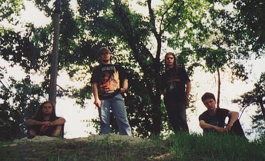 http://www.metal-archives.com/images/8/9/0/4/89043_photo.jpg