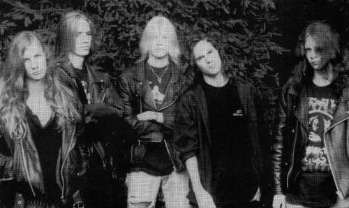 http://www.metal-archives.com/images/9/5/8/2/9582_photo.jpg