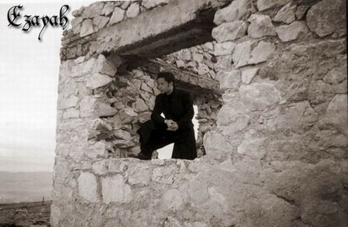 Ezayah - Photo
