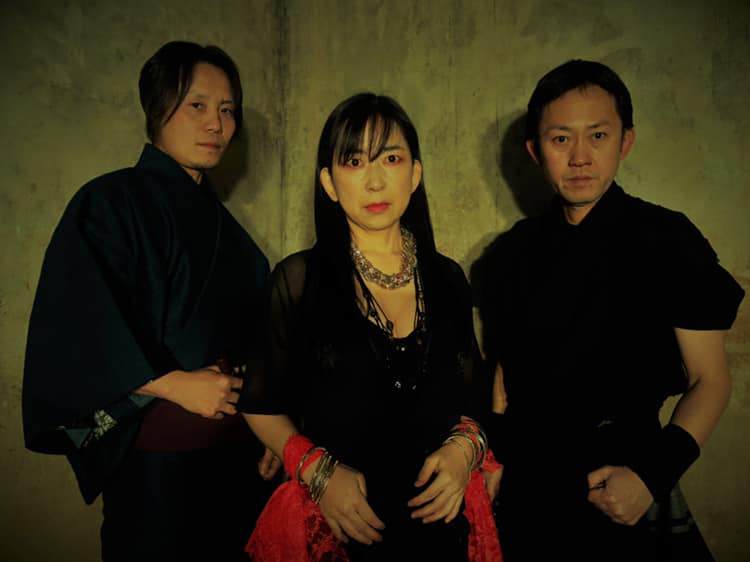懺悔の赤犬 - Photo