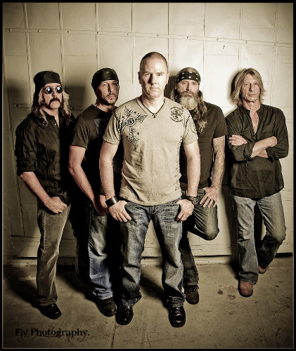 Trouble - Photo