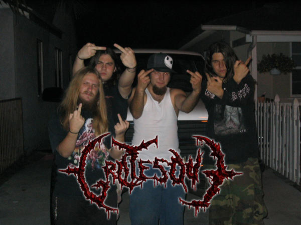 Grotesque - Photo