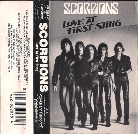First sting. Scorpions альбом 1984. Группа скорпионс 1984. Scorpions Love at first Sting 1984. Scorpions 1984 Love at first Sting LP.